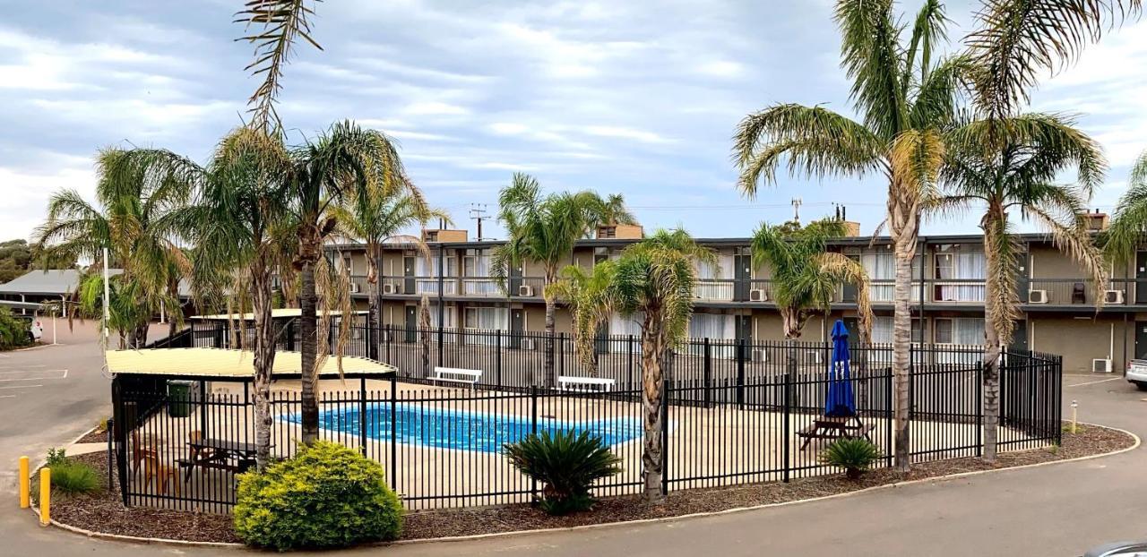 Westland Hotel Motel Whyalla Extérieur photo